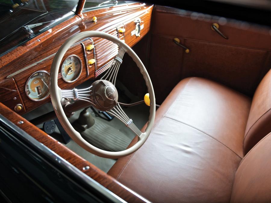  Ford V8 Deluxe Convertible Coupe 1939 года  (фото 6 из 12)